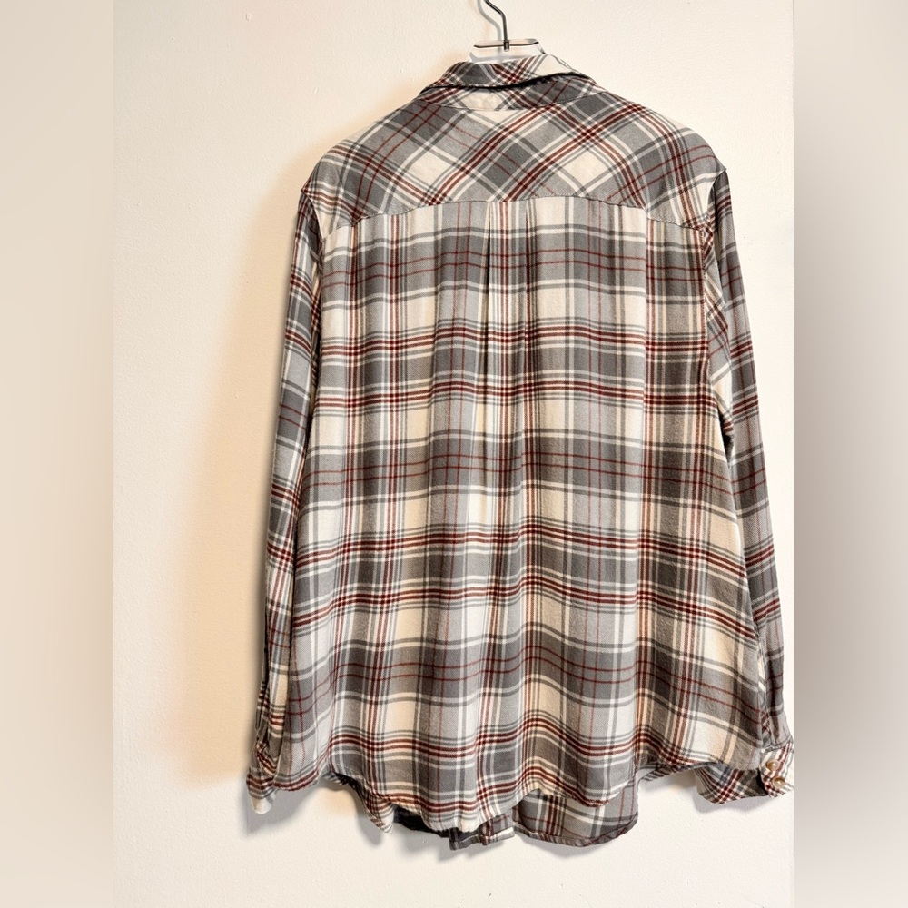 Torrid Plaid Button Down Shirt Womens Size 2 Gray Burgundy Lightweight Blouse - Picture 2 of 9